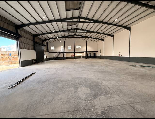 645M² WAREHOUSE FOR SALE IN WELLINGTON CENTRAL